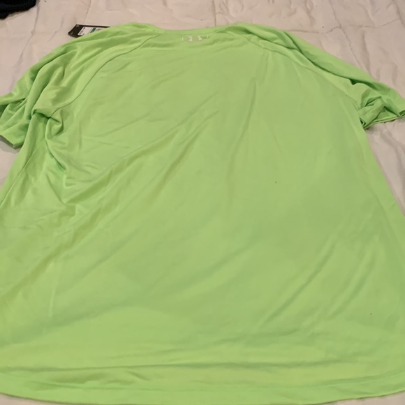 Under Armor dri fit green tshirt. NWT - Picture 4 of 4